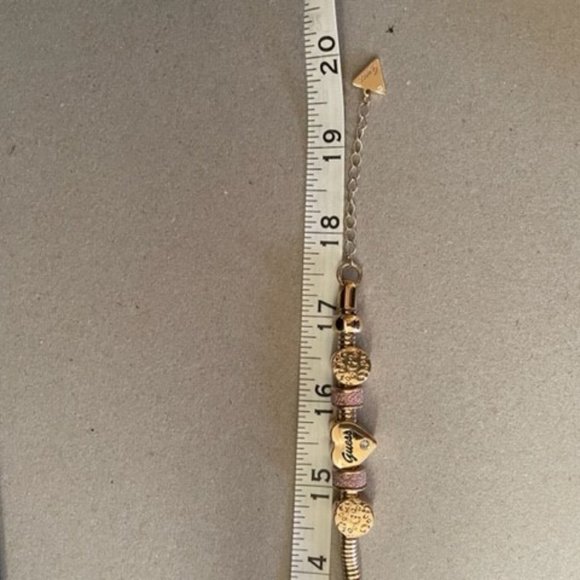 Guess Multi Charm Slides On an 17.5" Snake Chain with a 2.5" Extender - Picture 4 of 7